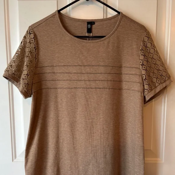 Women’s Short Sleeve Top Size L Khaki Tan NEW - Picture 1 of 7